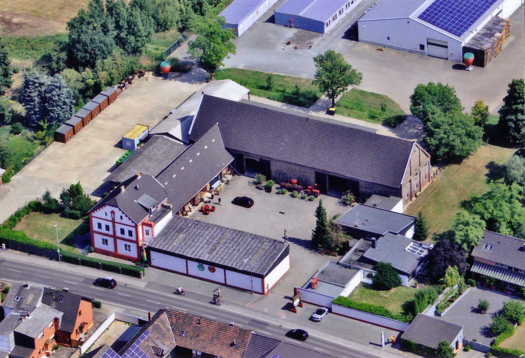Erdbeerhof Schumacher - Farm in Erftstadt